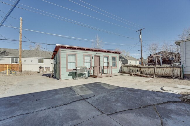 Building Photo - 1111 E Flint St