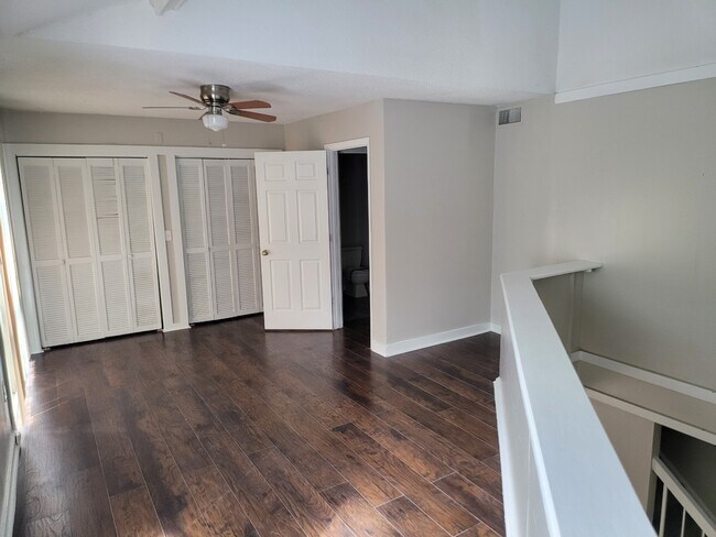 Building Photo - 361 Hickory Hill Dr