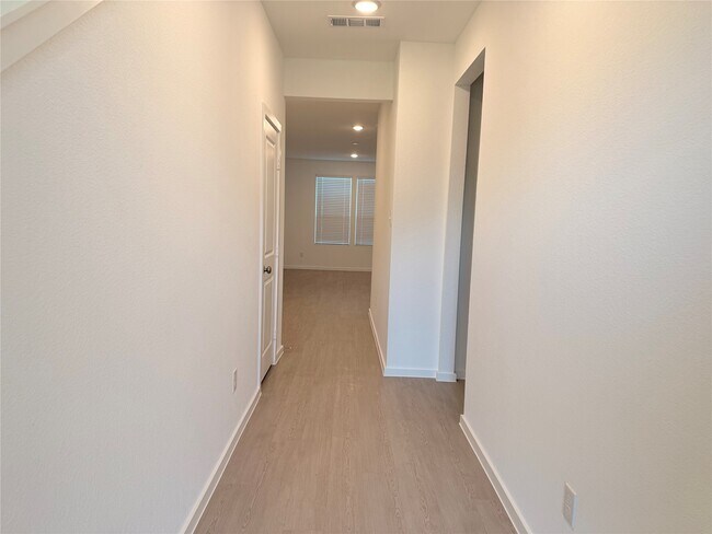 Primary Photo - 24645 Cascade Haven Rd