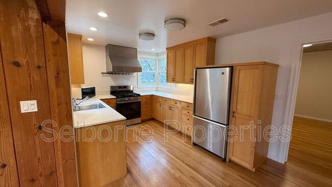 Building Photo - 4174 Howe St