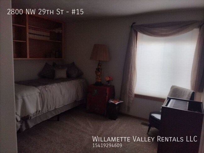 Building Photo - Furnished townhouse in NW Corvallis