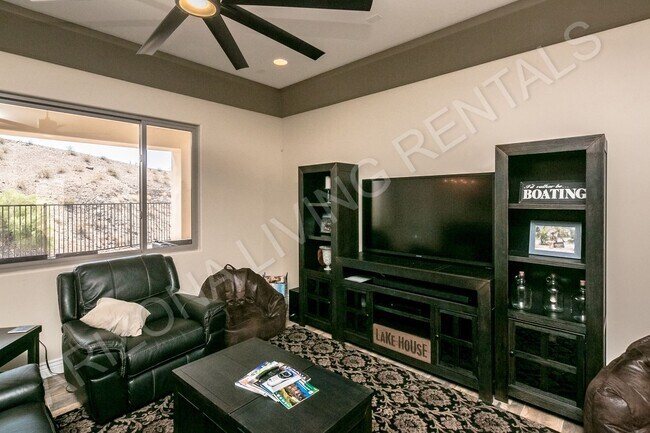 Building Photo - FURNISHED POOL HOME