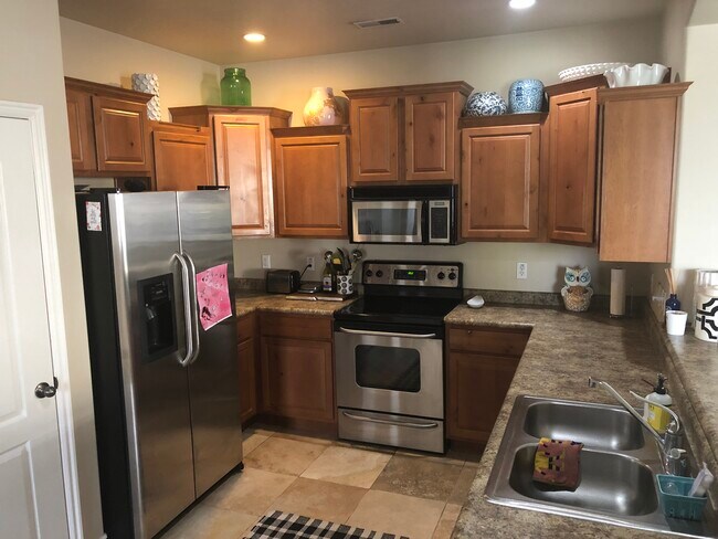 Building Photo - 1612 W 3180 N