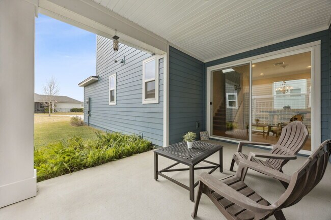 Building Photo - 141 Redbud Ln