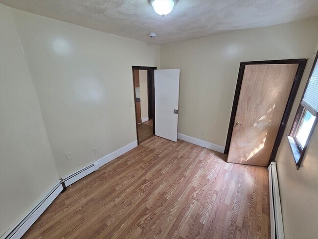 Building Photo - 49 Judson St