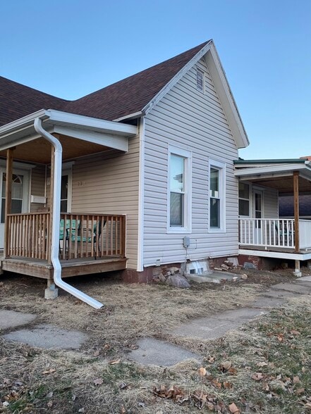 Building Photo - 221 Lincoln St