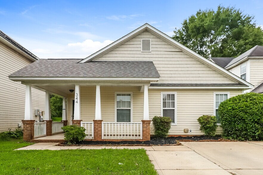 Primary Photo - 344 Amir Cir