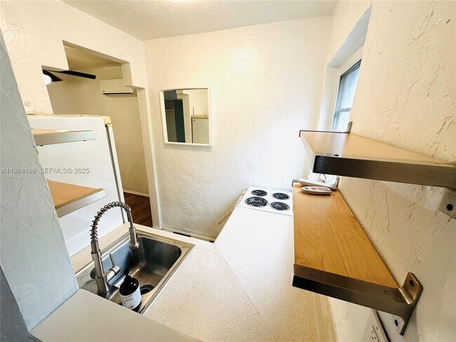 Building Photo - 260 Euclid Ave