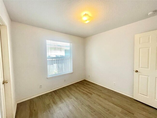 Building Photo - 13344 Water Oak Ln