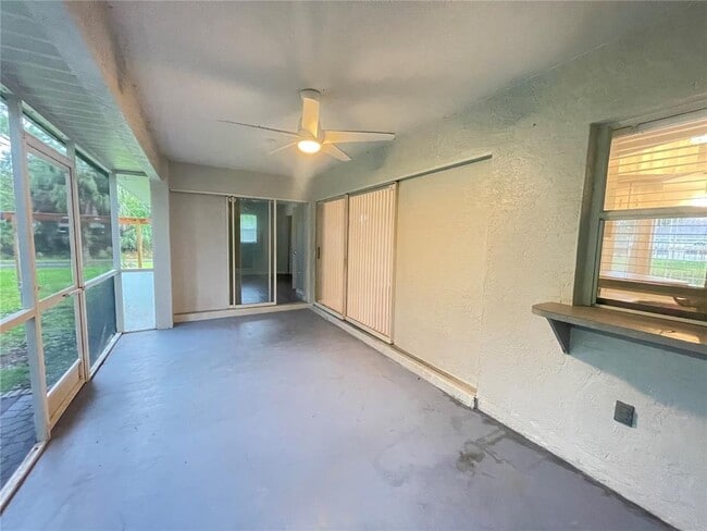 Building Photo - 2420 Dumont Ln