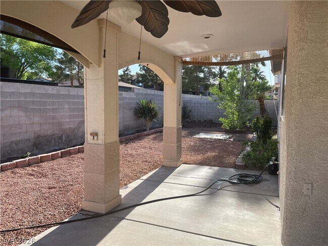 Building Photo - 1007 Misty Rose Ave