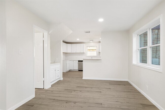 Building Photo - 24118 Spring Mill Ln