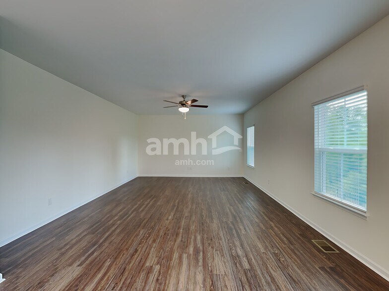 Building Photo - 661 Hamilton Park Dr