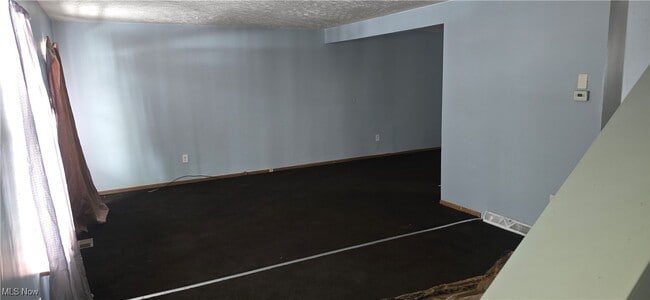 Building Photo - 3224 E 117th St