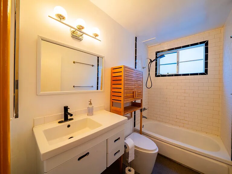 Building Photo - 4507 Finley Ave