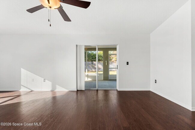 Building Photo - 4426 Four Lakes Dr