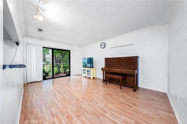 Building Photo - 10655 Lemon Ave