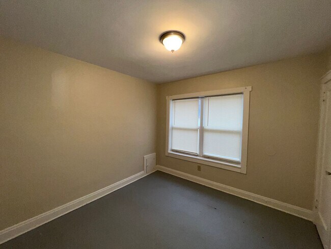 Building Photo - 1483-1485-1485 Republic Ave