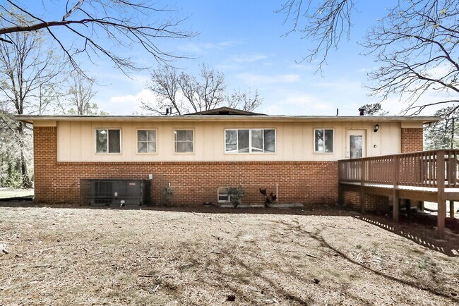 Building Photo - 224 Tanglewood Cir NE