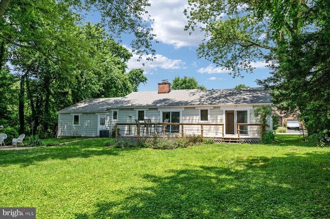 Building Photo - 109 Lake View Drive