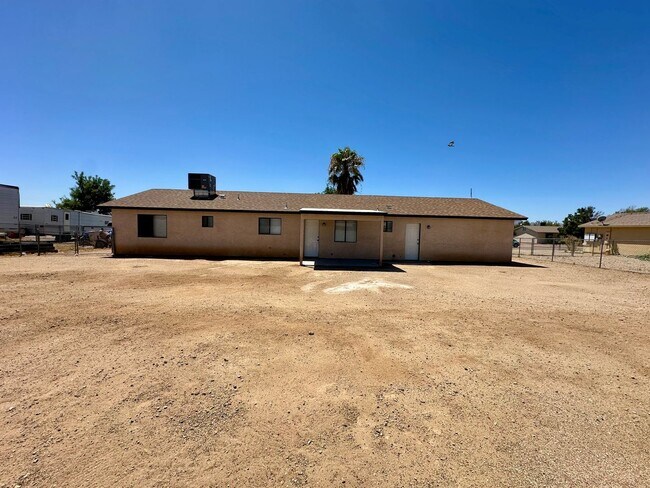 Building Photo - 6527 Nielsen Way