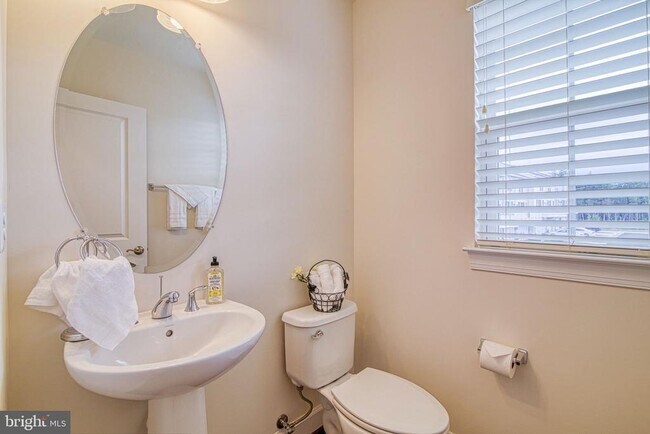 Building Photo - 6034 Camerons Ferry Dr