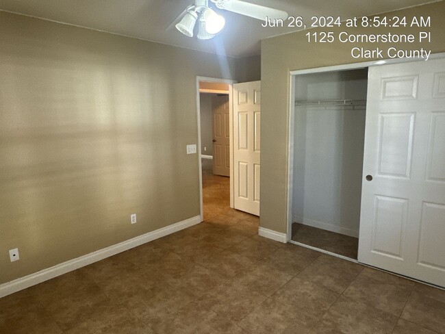 Building Photo - Beautiful Single Story with Pool in Eldora...