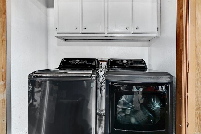 Building Photo - 11133 Pinehurst Dr