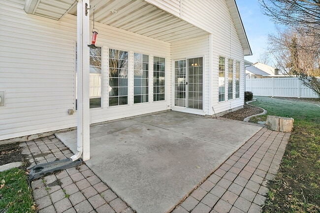 Building Photo - 10460 W Achillea St