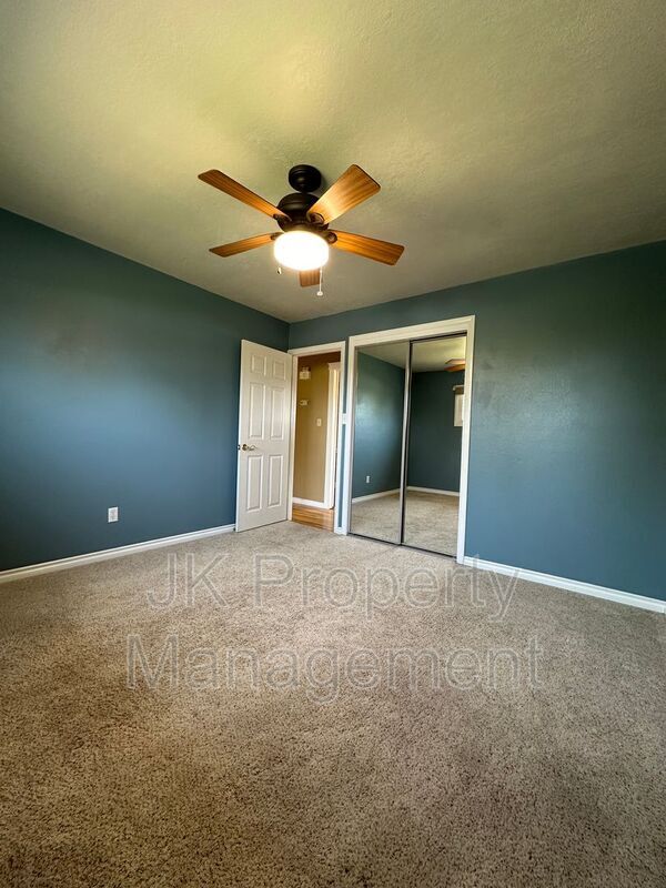 Building Photo - 710 48th St S