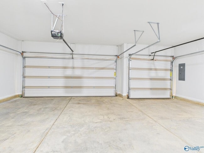 Building Photo - 157 High Leaf Dr