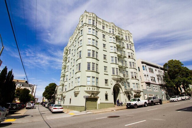 Building Photo - 1635 Gough St