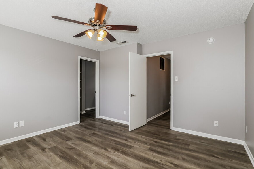 Building Photo - 708 Adagio Dr