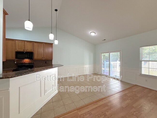 Building Photo - 10226 Highland Creek Cir