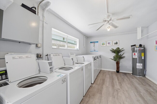 Building Photo - 1400 NE 57th St