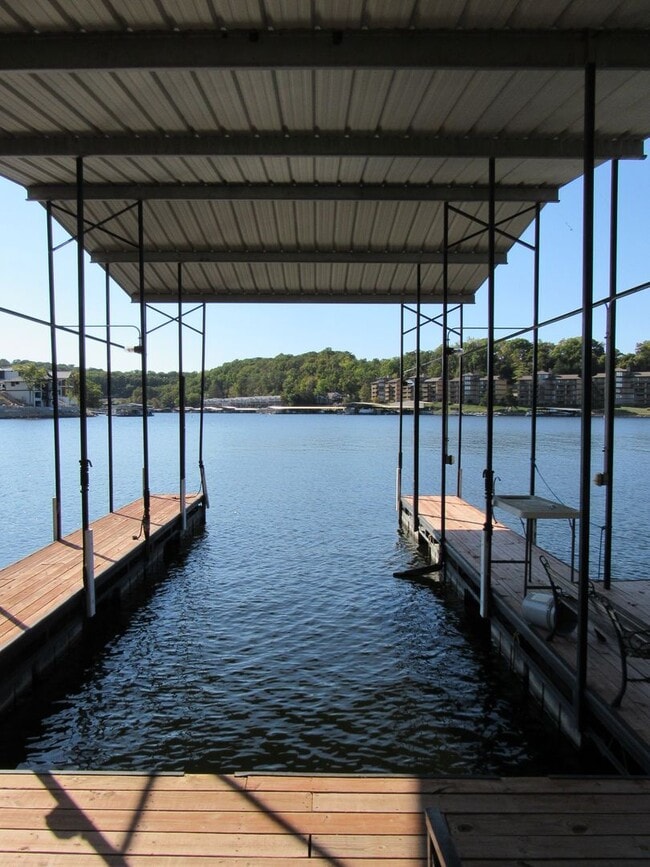 Building Photo - Lakefront house with Cove Protection