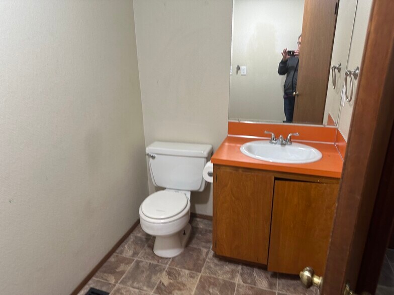 Half bathroom off kitchen - 6439 Armar Rd
