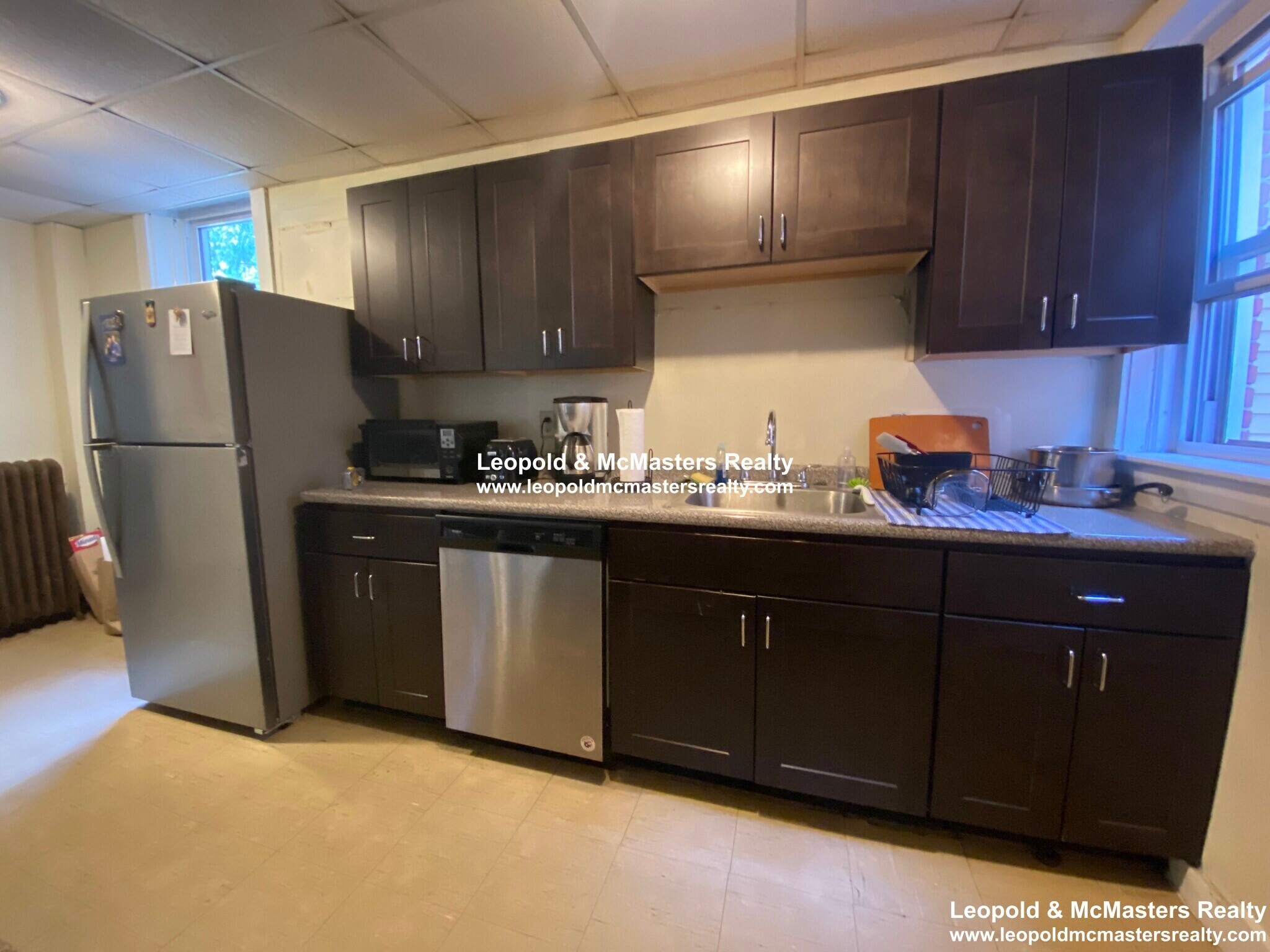 Building Photo - 138 Davis Ave