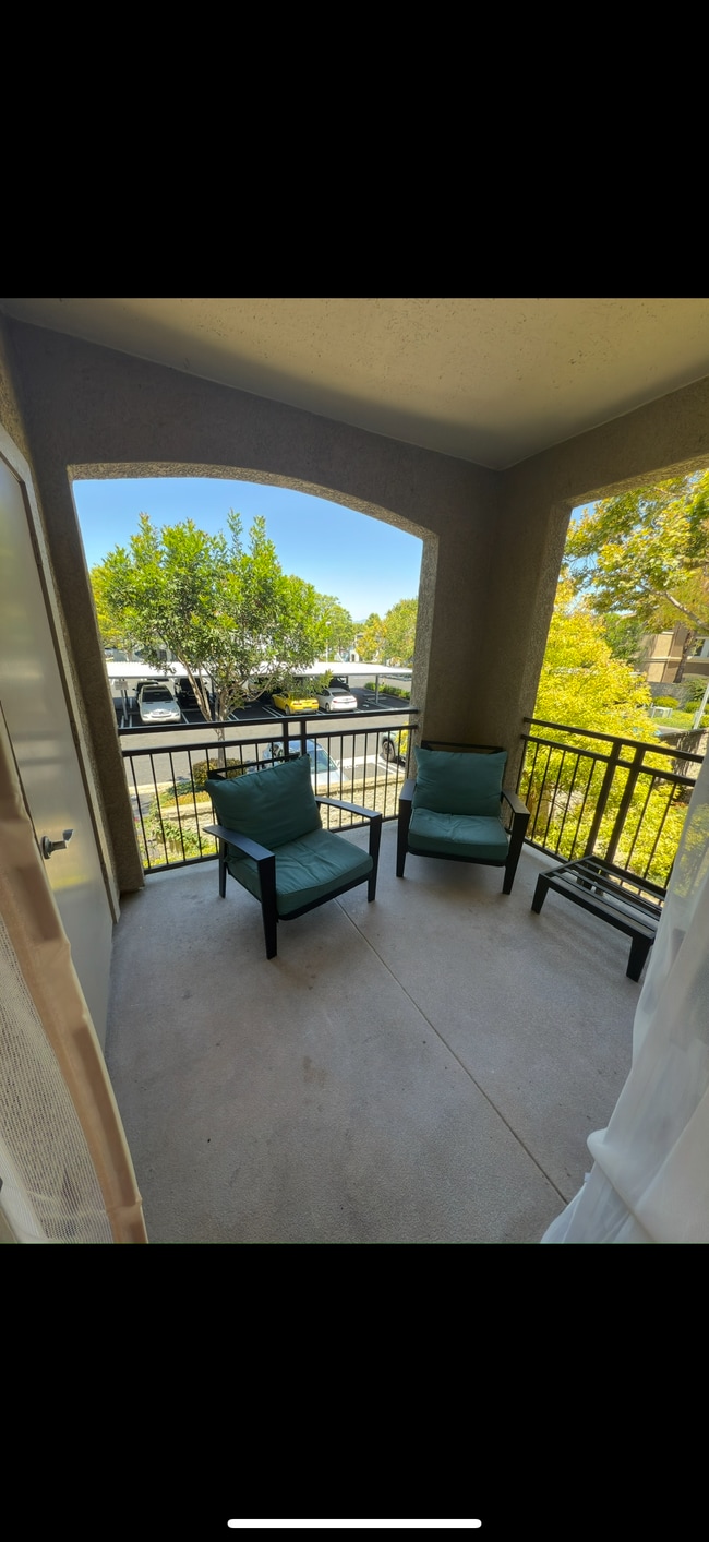 Building Photo - 22681 Oakgrove