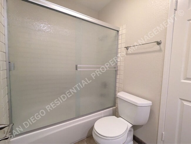 Building Photo - 15921 Avenida Villaha