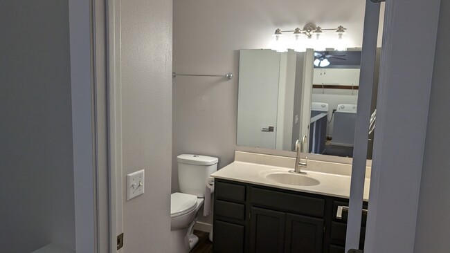 2nd floor full bath Tub/shower combo - 5863 Woodland Dr