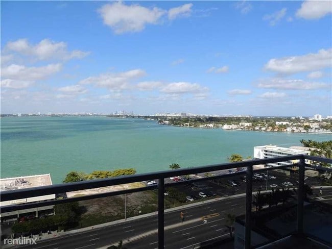 Building Photo - 2 br, 2.5 bath Condo - 7901 Hispanola LUXU...