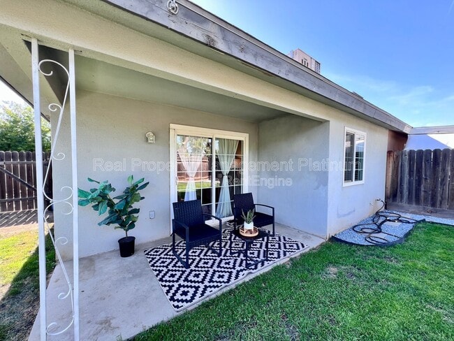 Building Photo - 4244 N Brix Ave