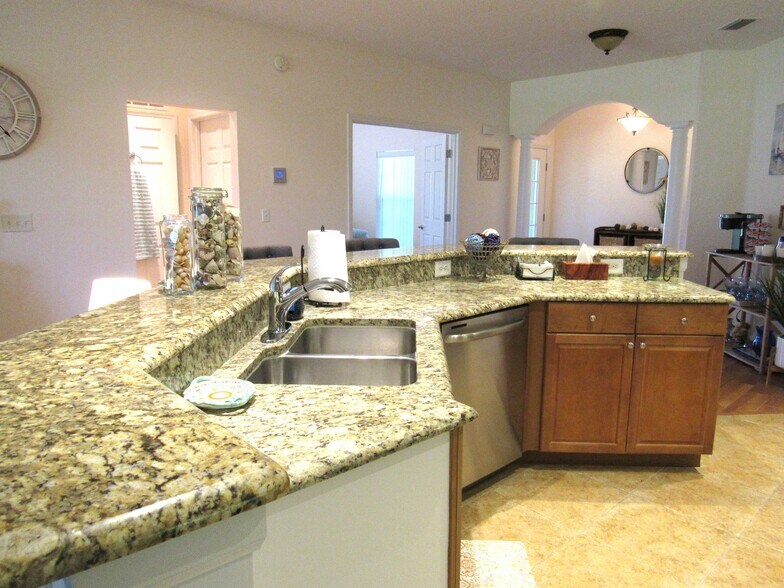 Kitchen - 1942 Turnbull Lakes Dr