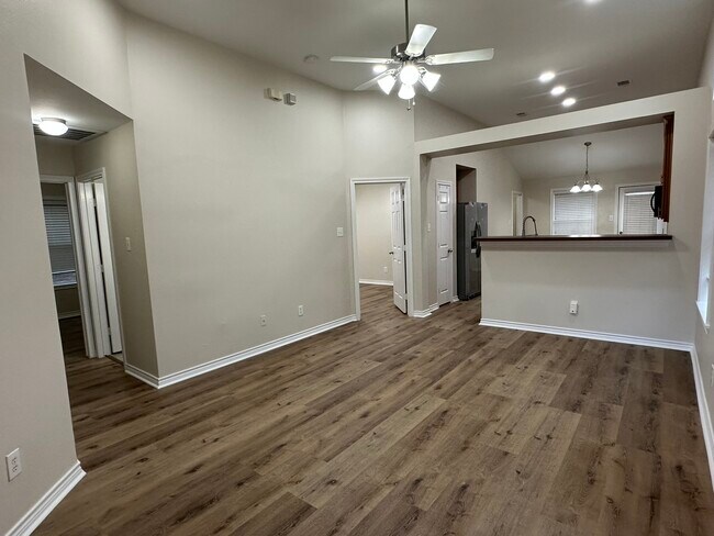 Building Photo - 9000 Eastwood Ave