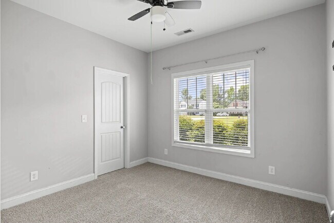 Building Photo - 144 Backfield Pl