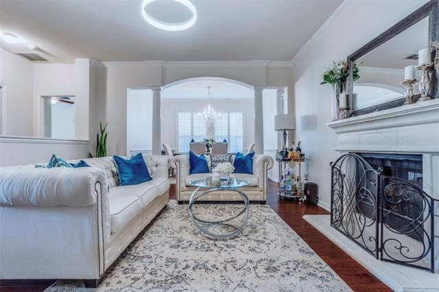 Building Photo - 9808 Capilano Dr