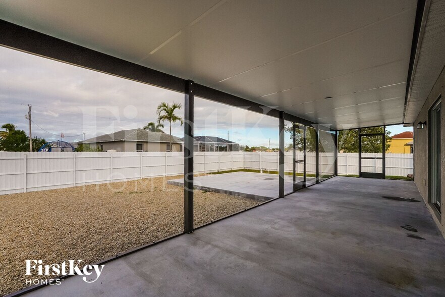 Building Photo - 2918 NW 5th Ave