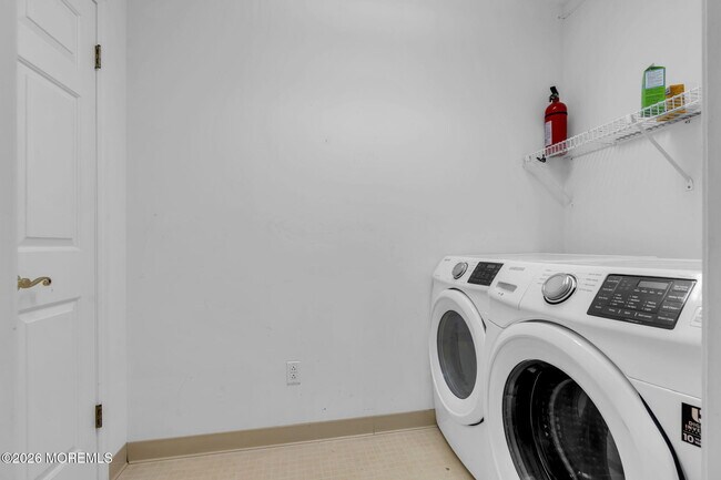 Building Photo - 148 Ambassador Dr