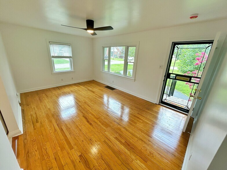 Building Photo - 2915 Molter Ct